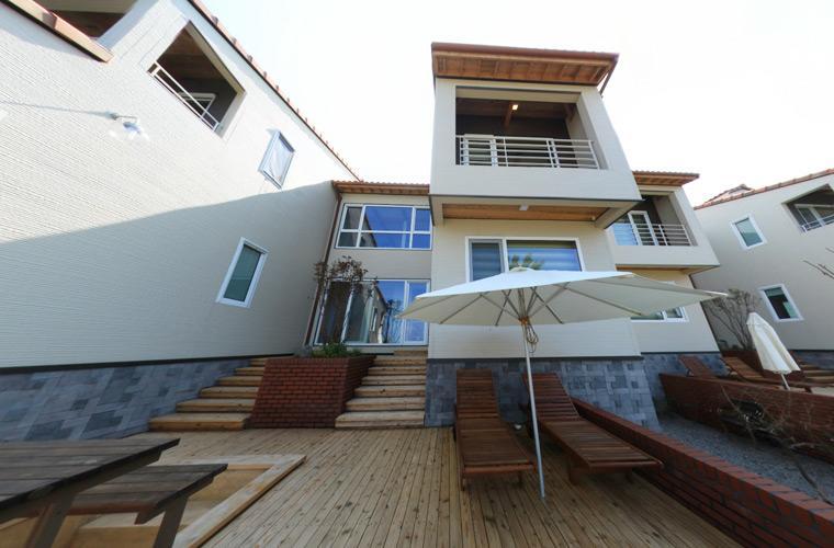 Jeju Lake Pension Exterior photo