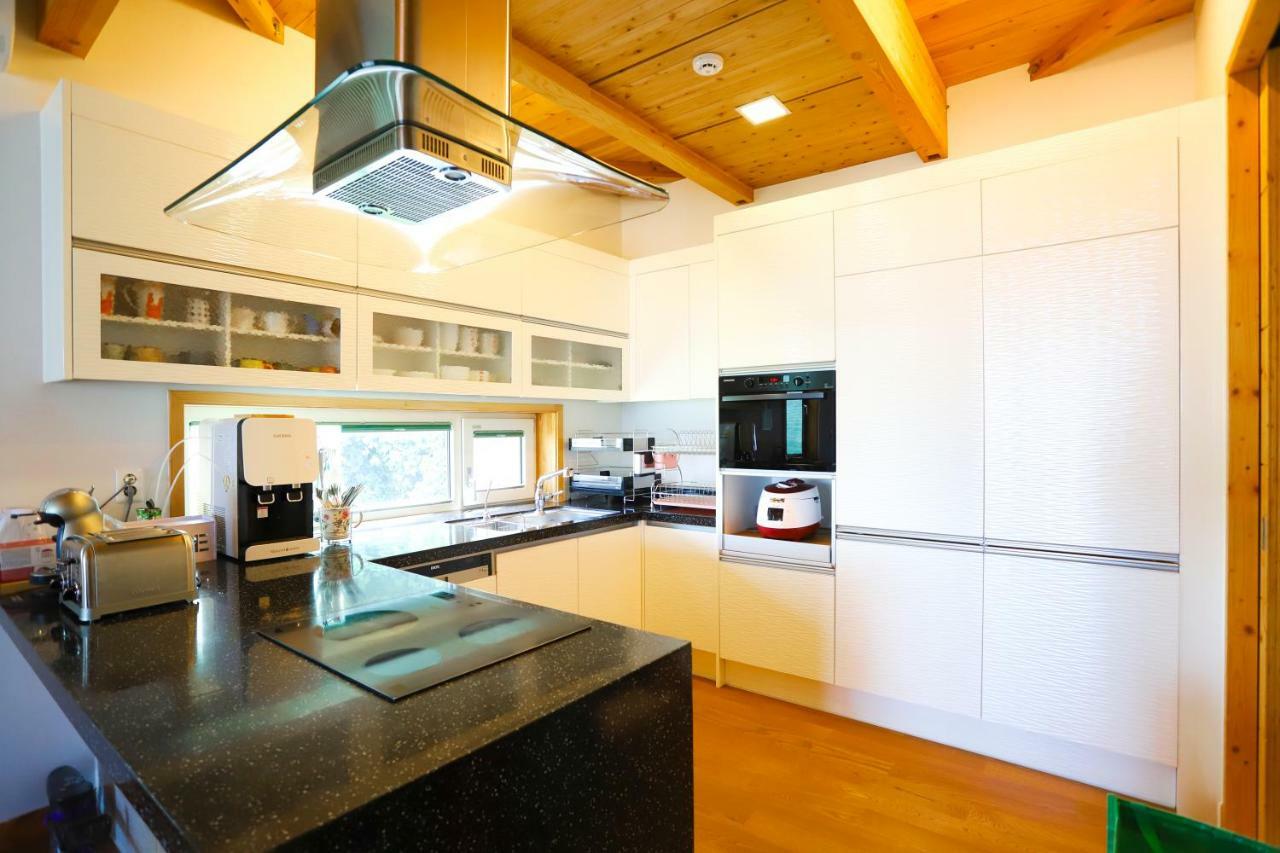 Jeju Lake Pension Exterior photo