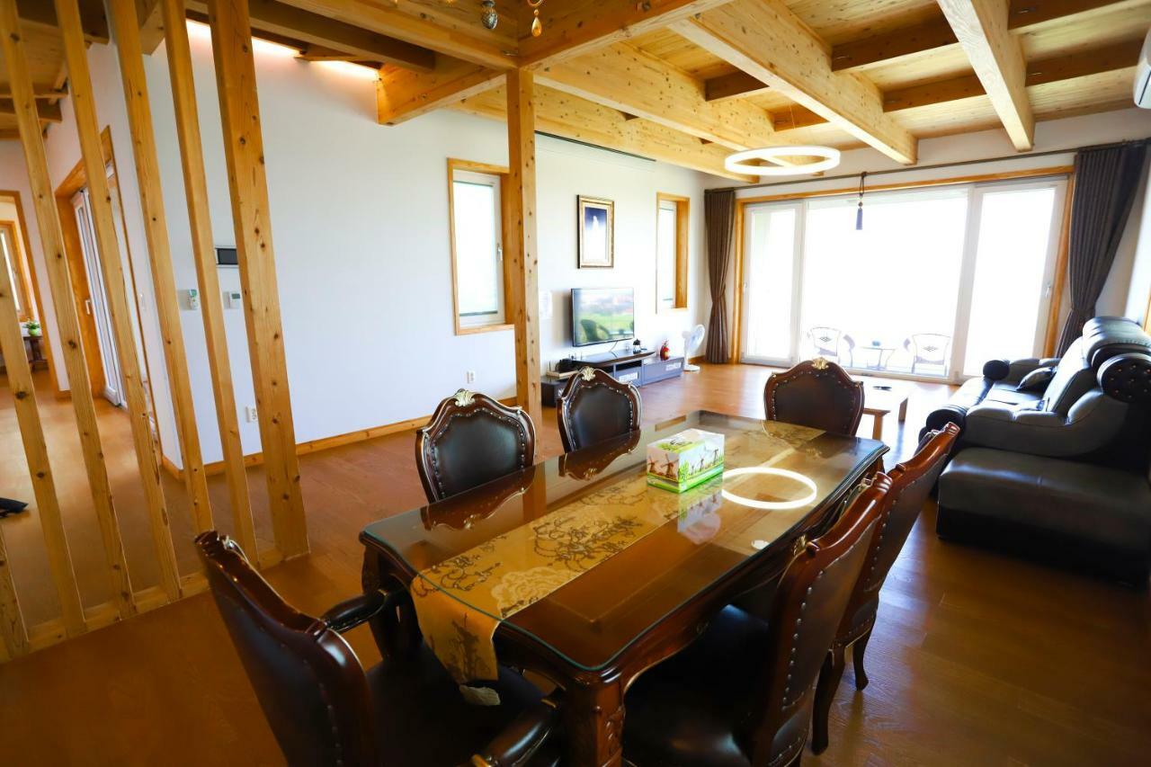 Jeju Lake Pension Exterior photo