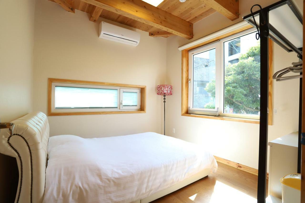 Jeju Lake Pension Exterior photo